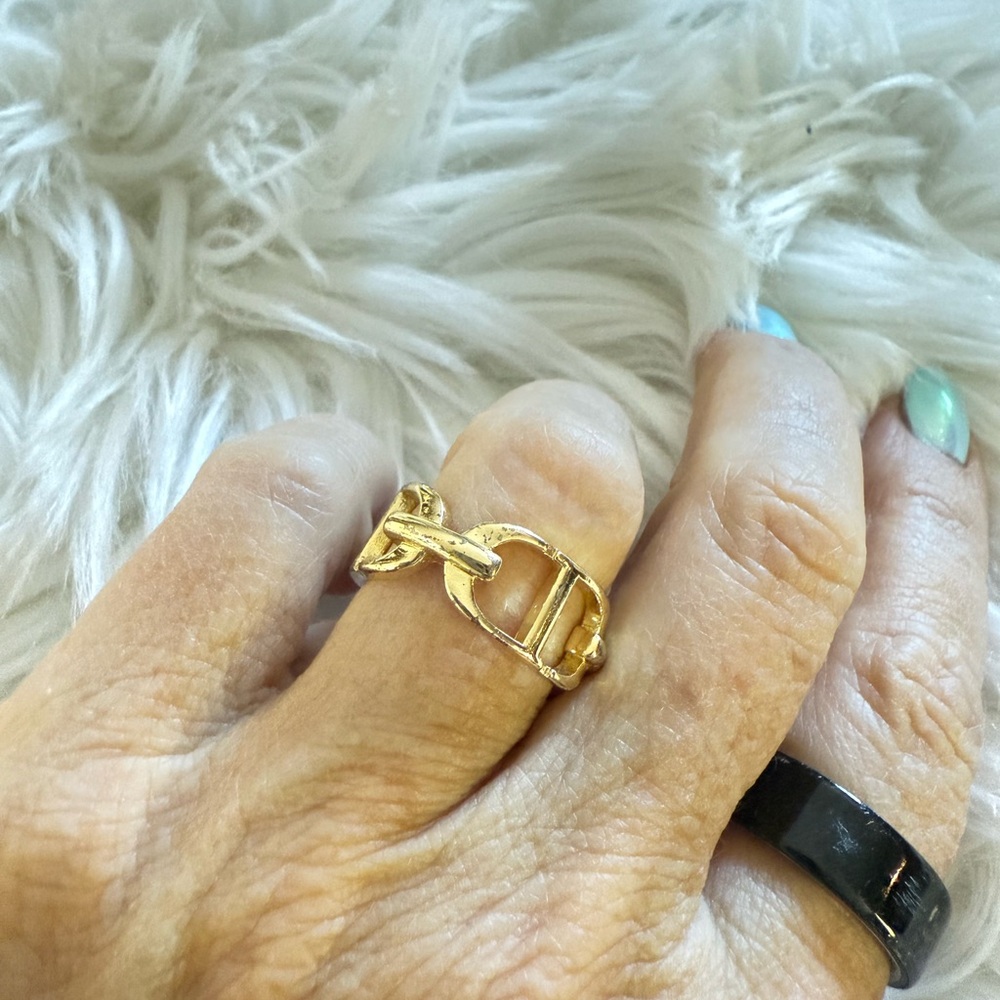 Elegant Gold Chain Link Ring